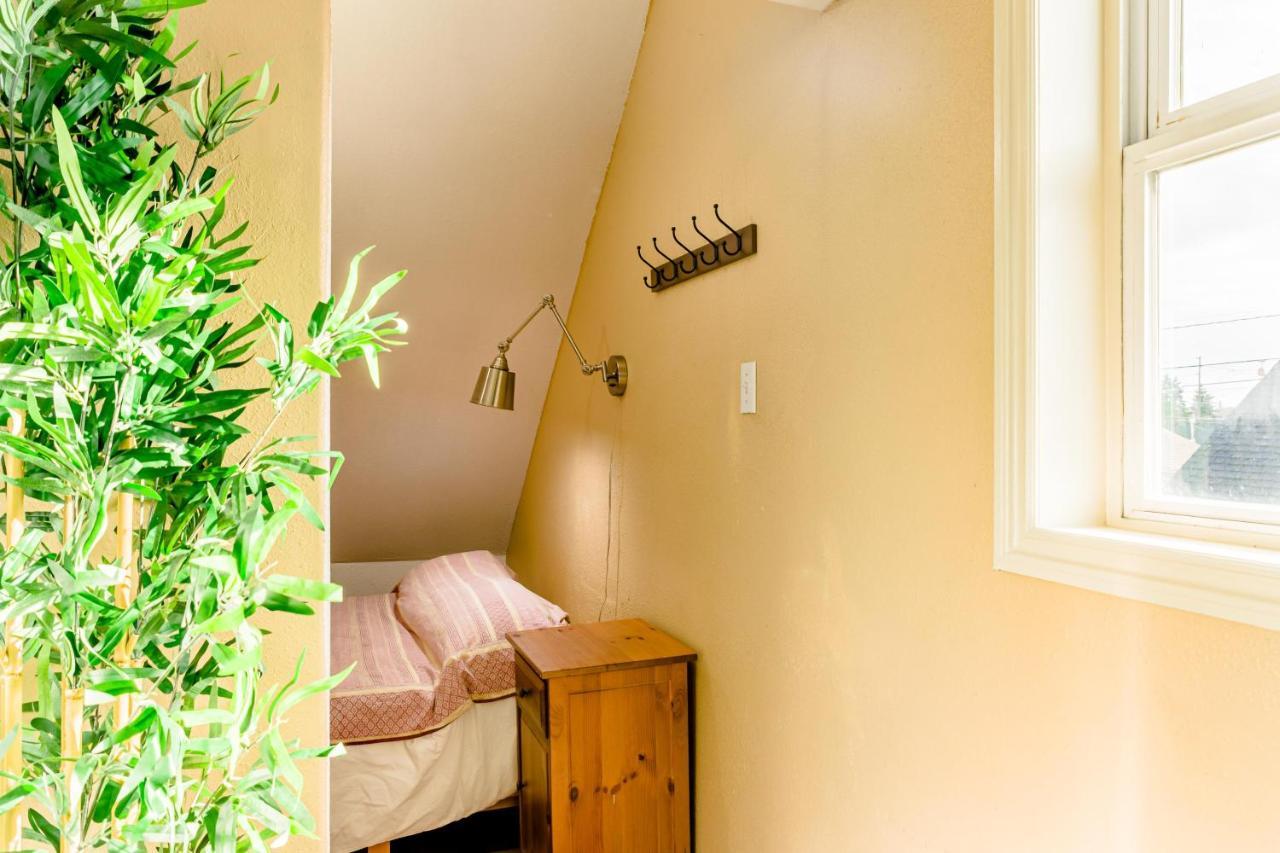 Urban Lodge, Quiet, Walkable, Near Holiday home