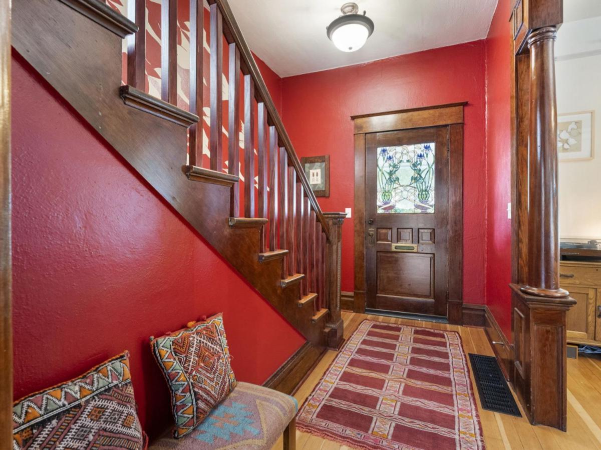 Art Deco Oasis - Stylish 2bd With Den, Office, Garden And Dip Pool Holiday home *