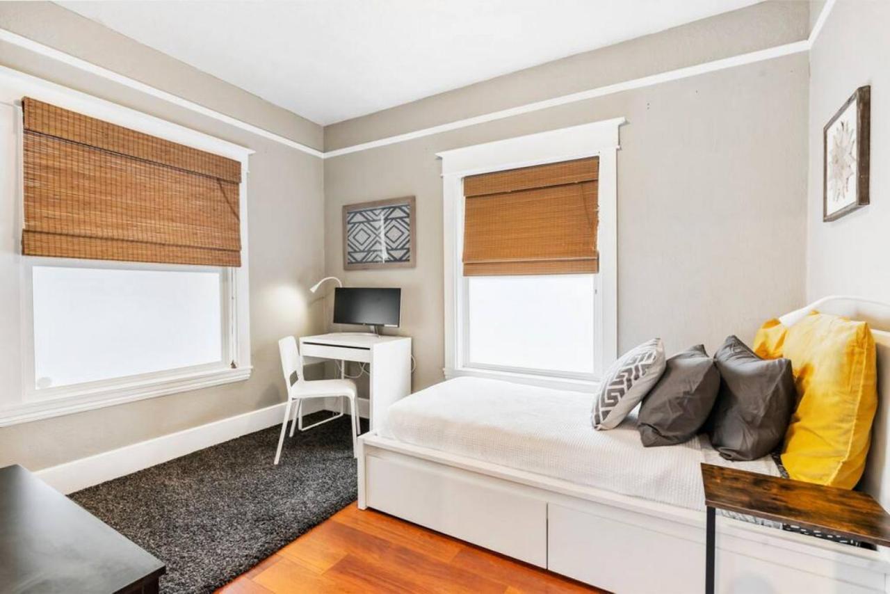 Dazzling 3bd, 2ba With Private Deck Near Alberta