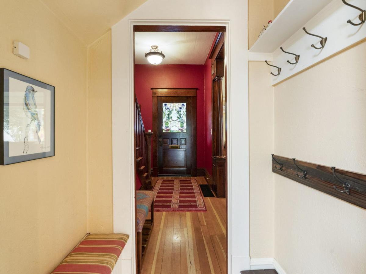 Art Deco Oasis - Stylish 2bd With Den, Office, Garden And Dip Pool Holiday home *
