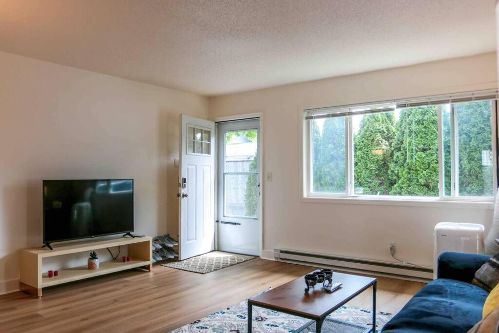 Amazing Entire House + Parking Portland