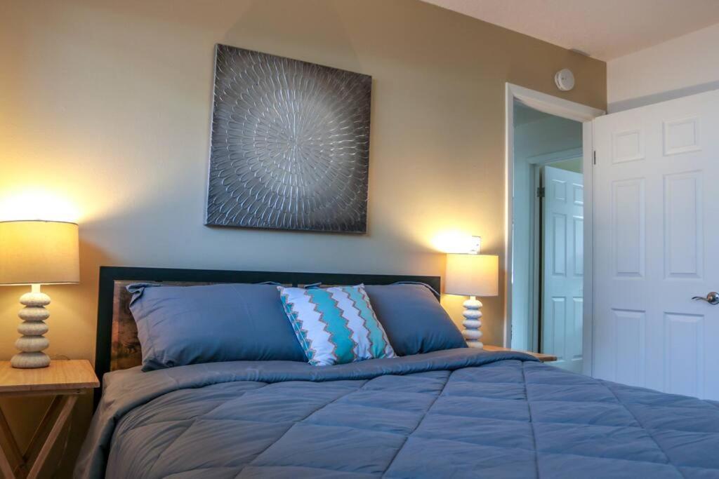 Charming Entire House + Parking Apartment Portland