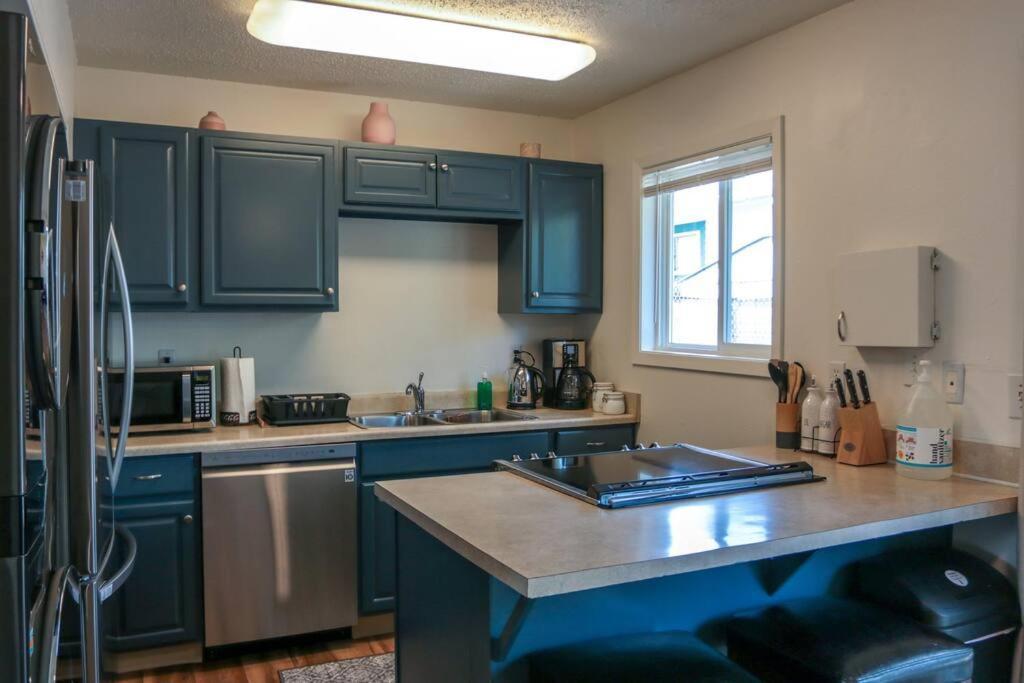 Charming Entire House + Parking * Portland