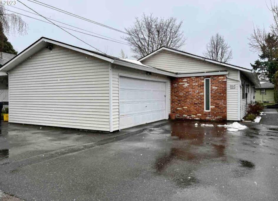 Charming Entire House + Parking Apartment