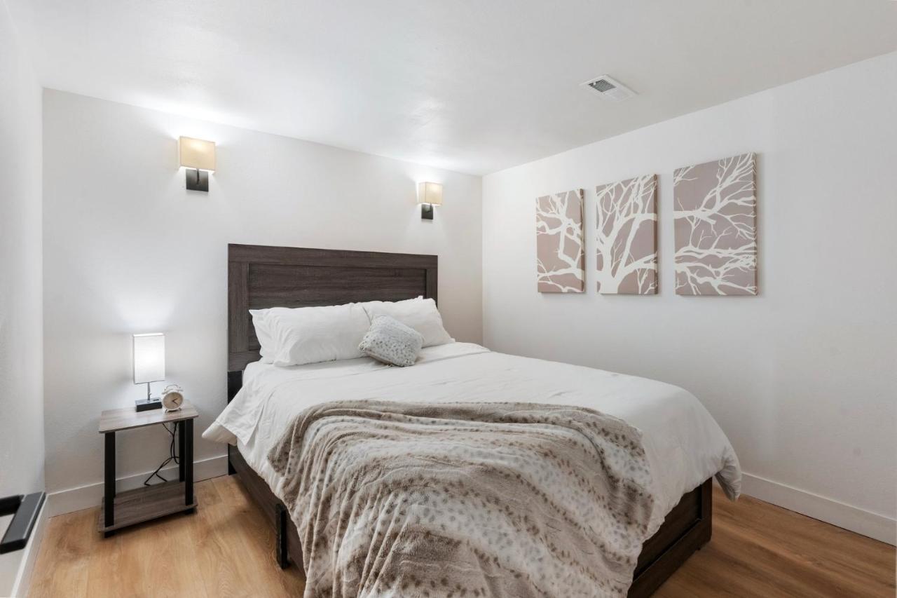 Hawthorne House - Unit B Apartment *
