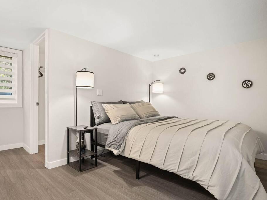 Elegant Richmond Gem Nestled Up To Hawthorne Blvd.