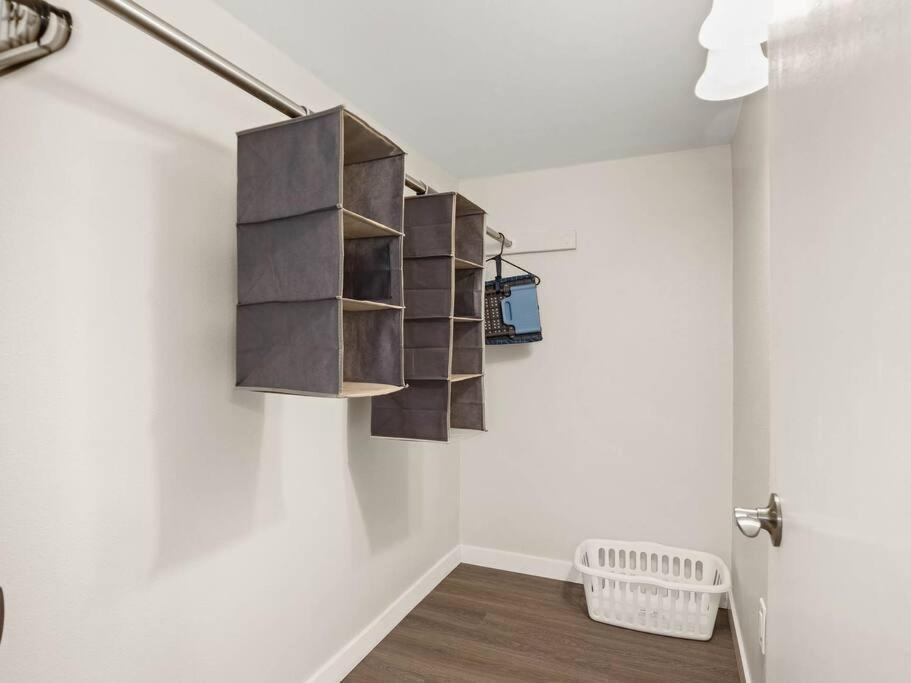 Elegant Richmond Gem Nestled Up To Hawthorne Blvd. *