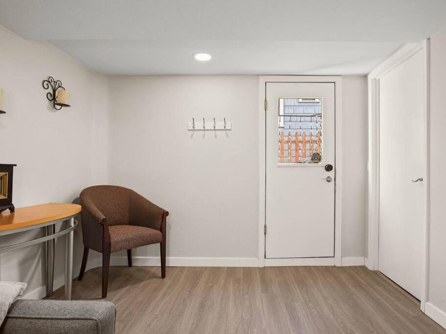 Elegant Richmond Gem Nestled Up To Hawthorne Blvd. Apartamento *