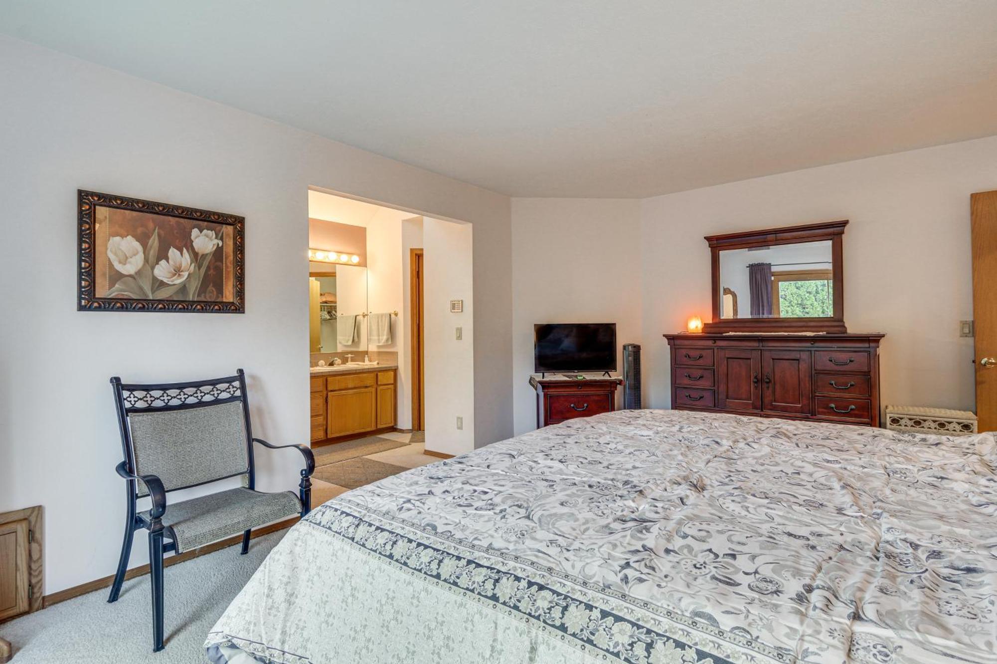 Lovely About 10 Mi To Downtown! Holiday home *