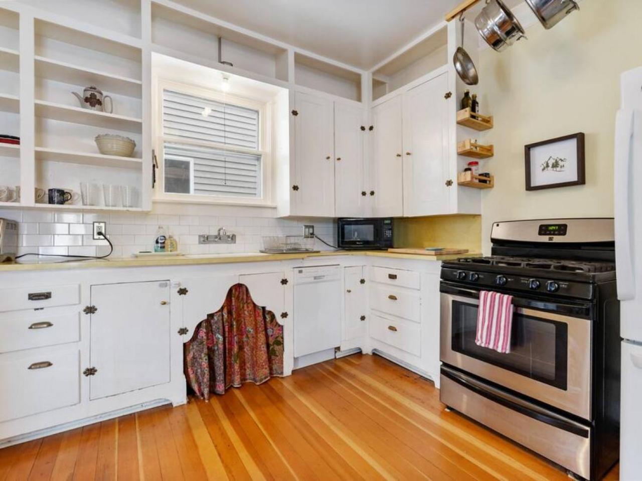 Charming 1909 St Johns *