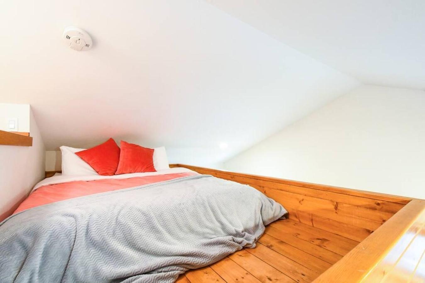 Holiday home Private Studio, Lofted Bed, Soaking Tub & Patio Portland