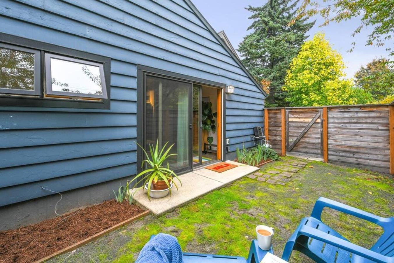Holiday home Private Studio, Lofted Bed, Soaking Tub & Patio Portland