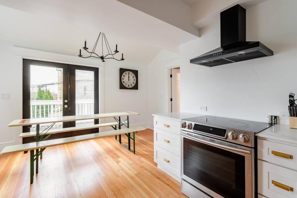 Holiday home Collection - Elegant World's Fair 4br 97 Walkscore Portland