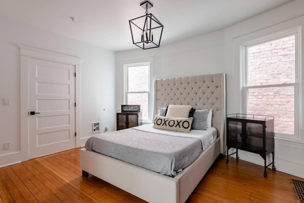 Collection - Elegant World's Fair 4br 97 Walkscore