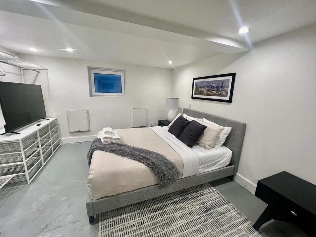 Holiday home Newly Renovated Nw Charmer With 99 Walkscore *