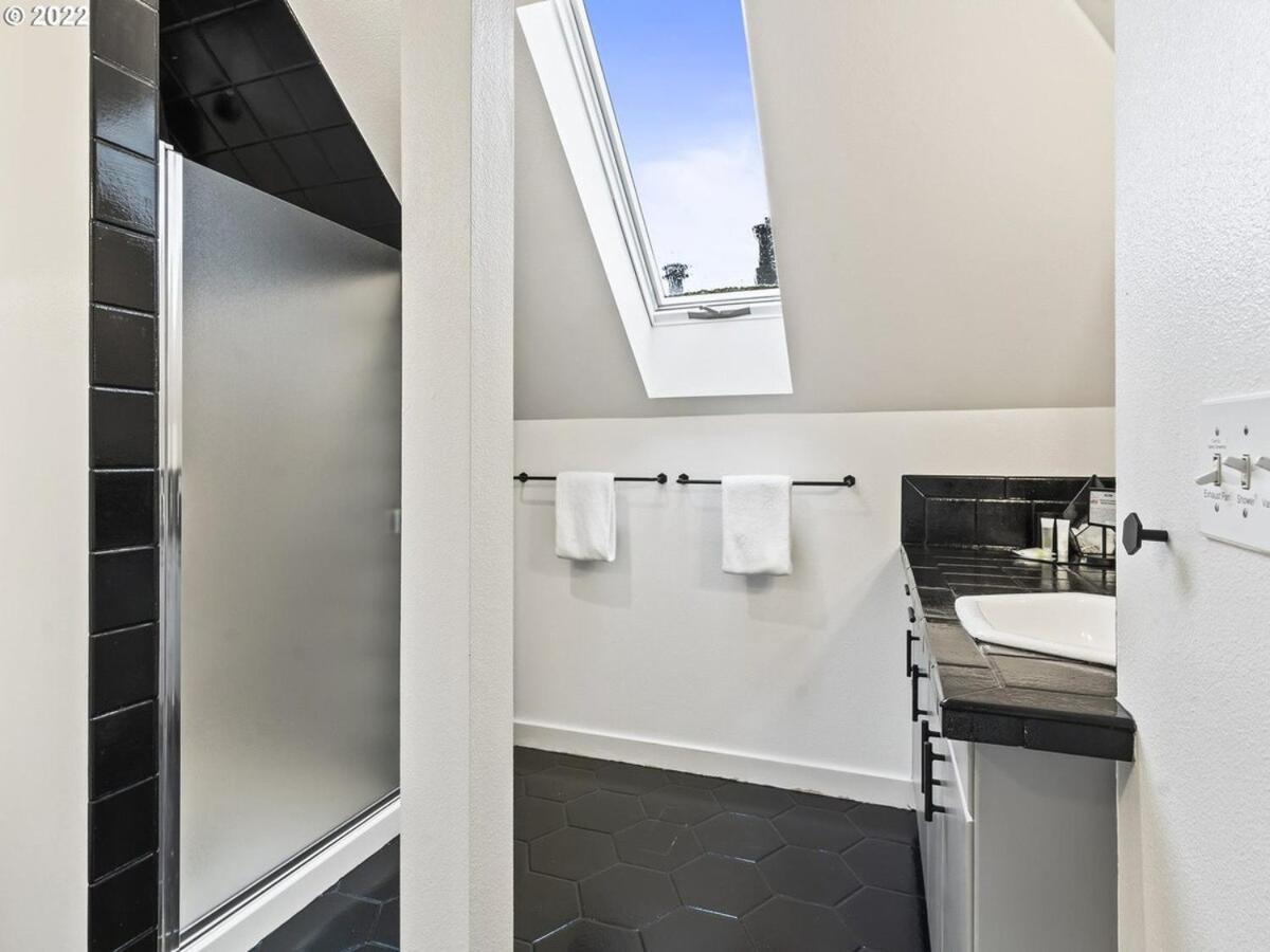 Holiday home The Slabtown Loft - Local Coffee Shops, Eateries, Walkable