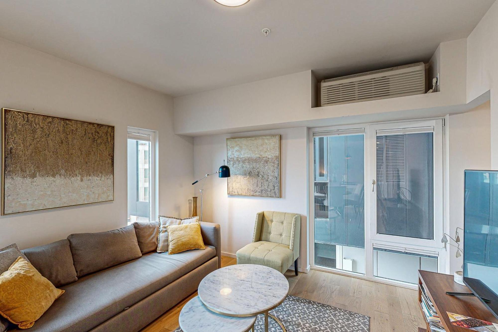 Q21 Apartment Portland