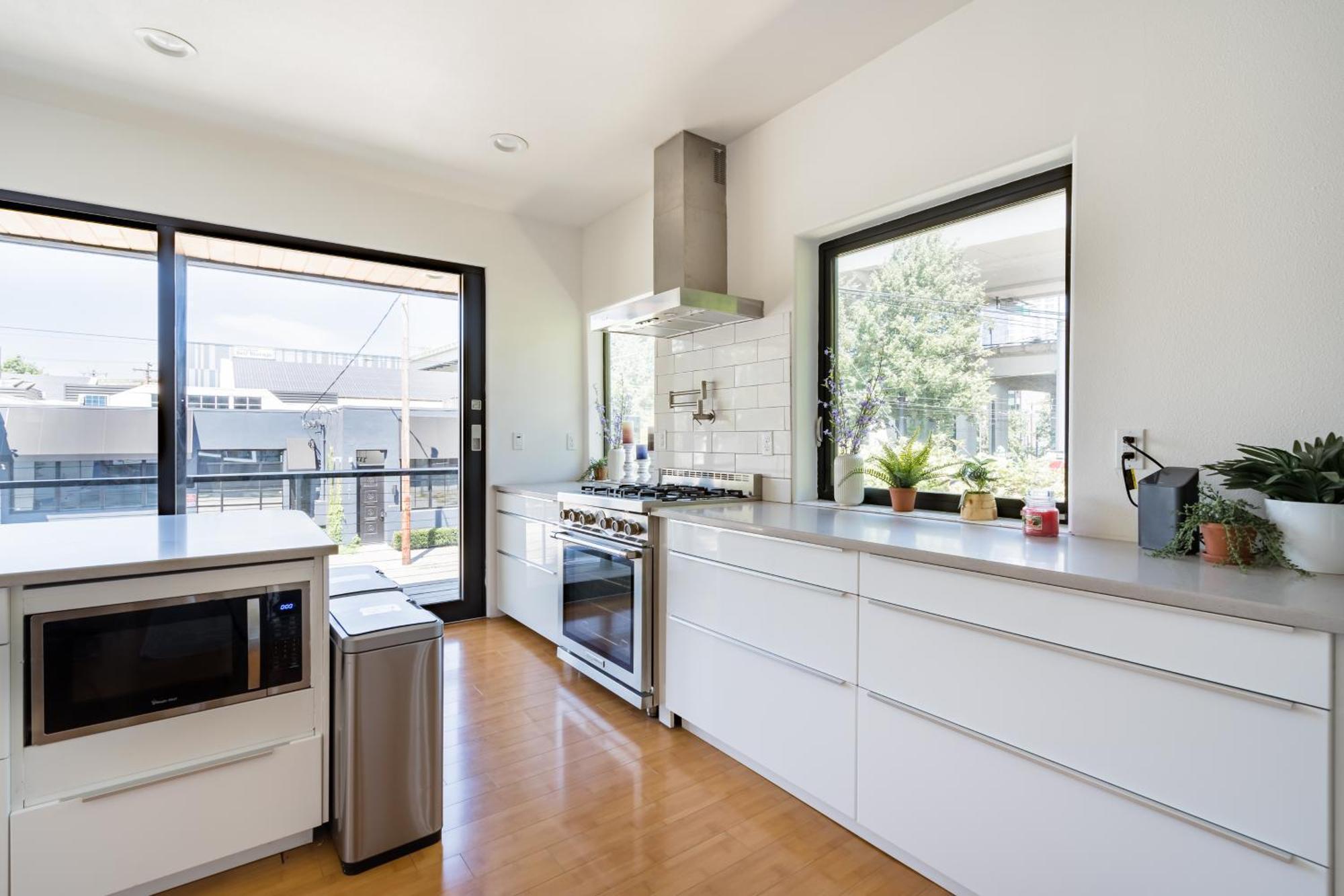 Collection - Unique 8 Bedroom Private In Pearl District Holiday home Portland