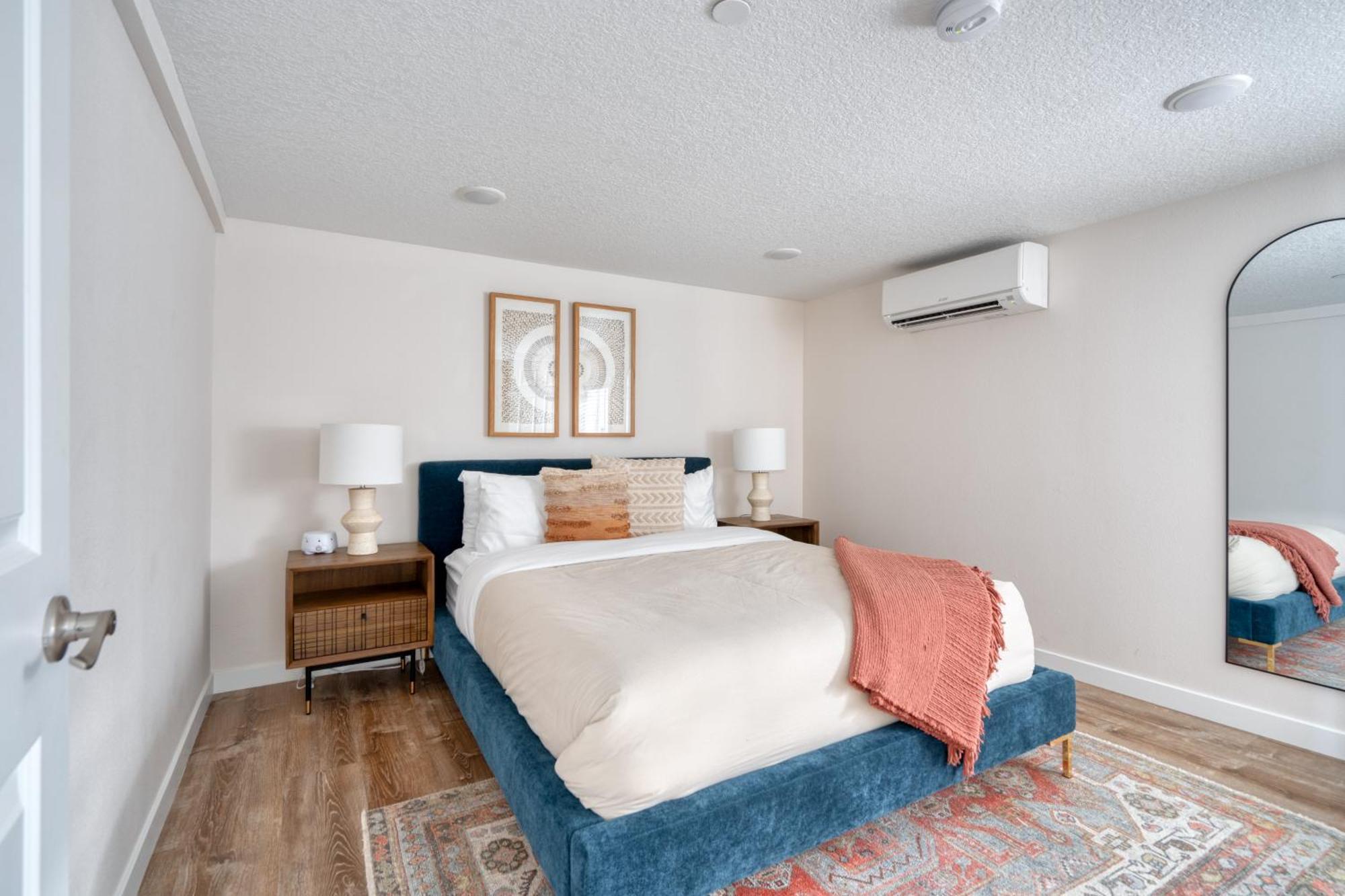 Holiday home - Vibrant Getaway, Chic Flat