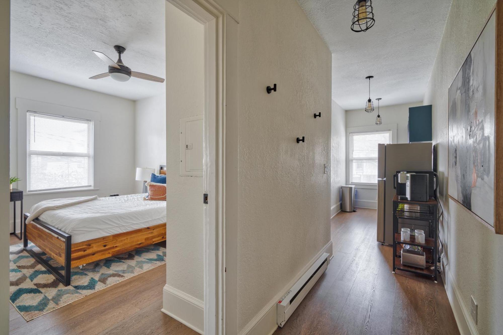 - Mt Tabor Retreat - Local Eateries - Shops - Bars *