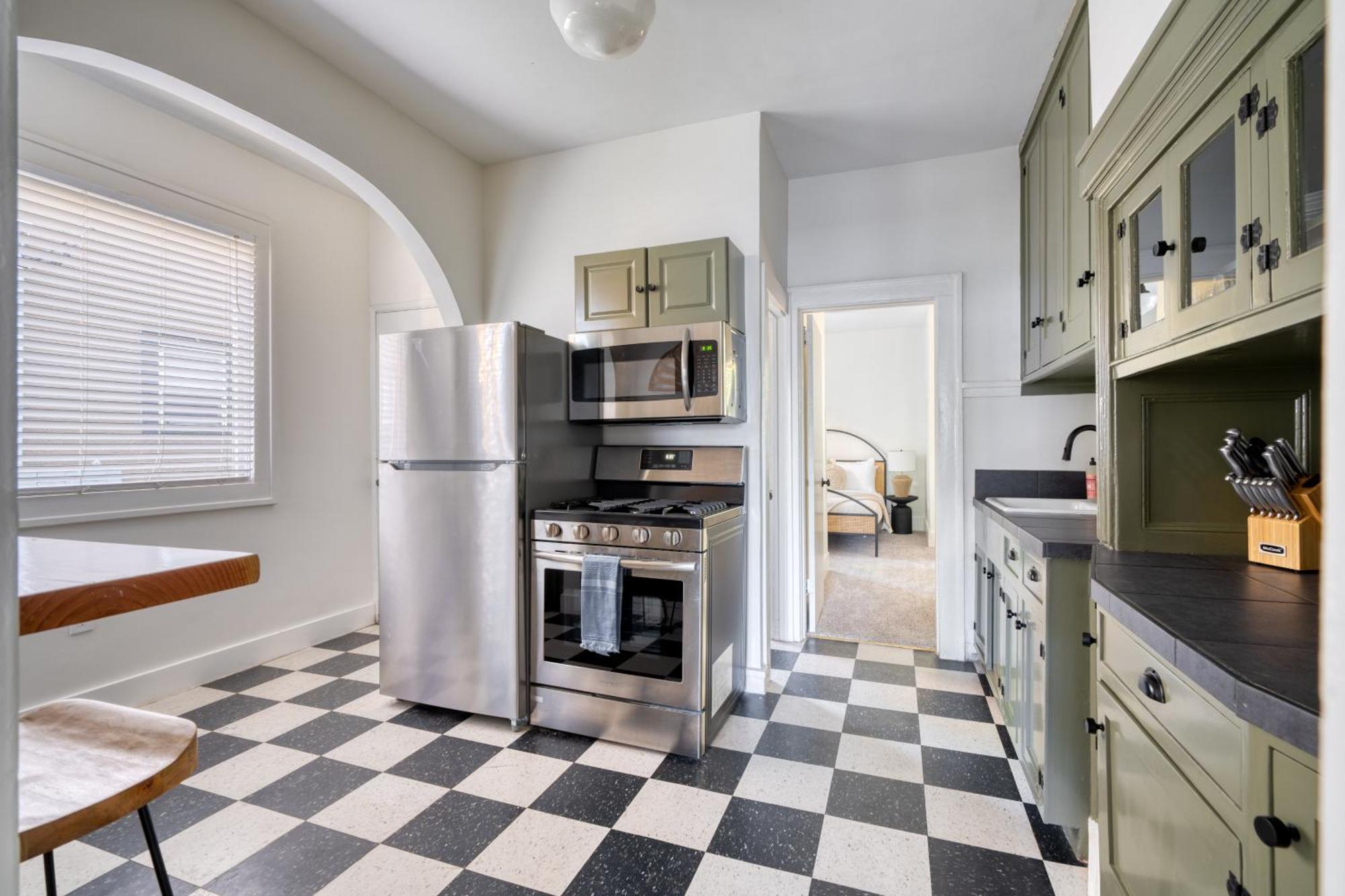 Collection - La Casa Burnside - Local Eateries, Shops, And Bars * Portland