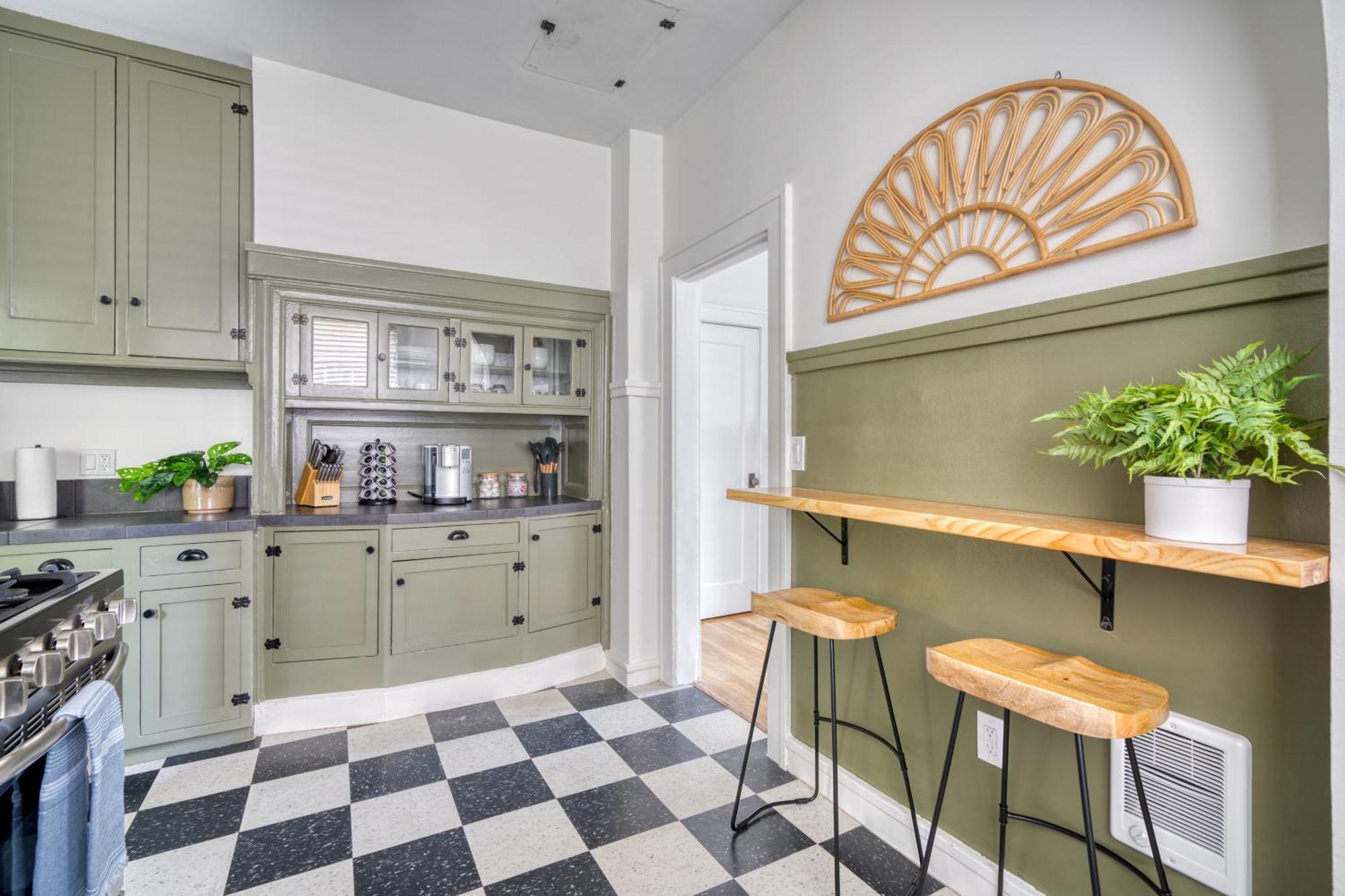 Collection - La Casa Burnside - Local Eateries, Shops, And Bars *