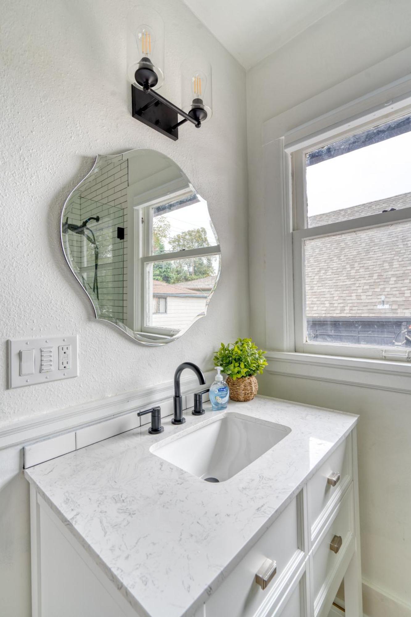- The Sullivan's Gulch Retreat - 94 Walk Score Apartamento Portland