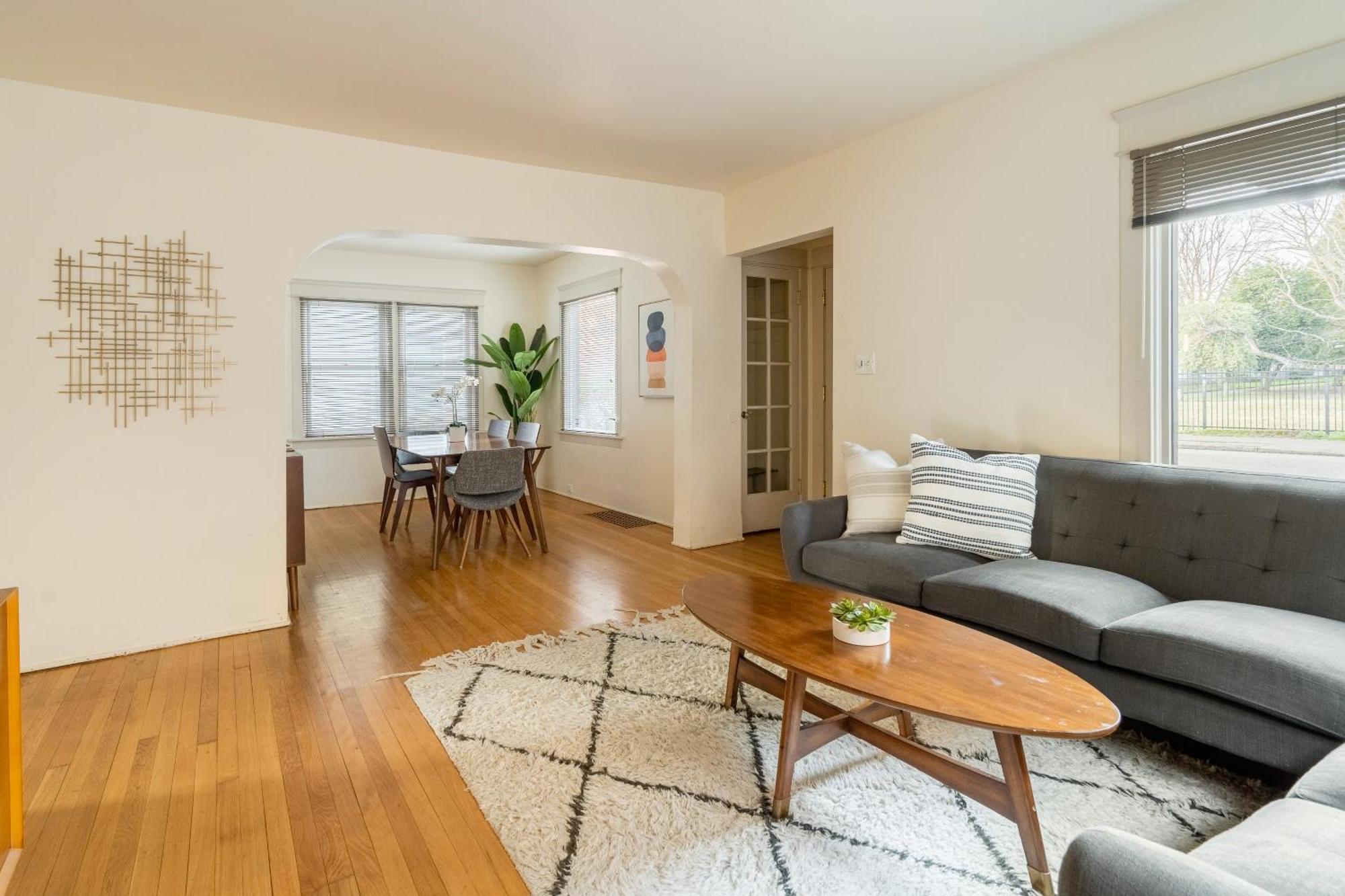 Collection - Heartofbuckman Midcentury Dream 86 Walkscore 3br Holiday home Portland