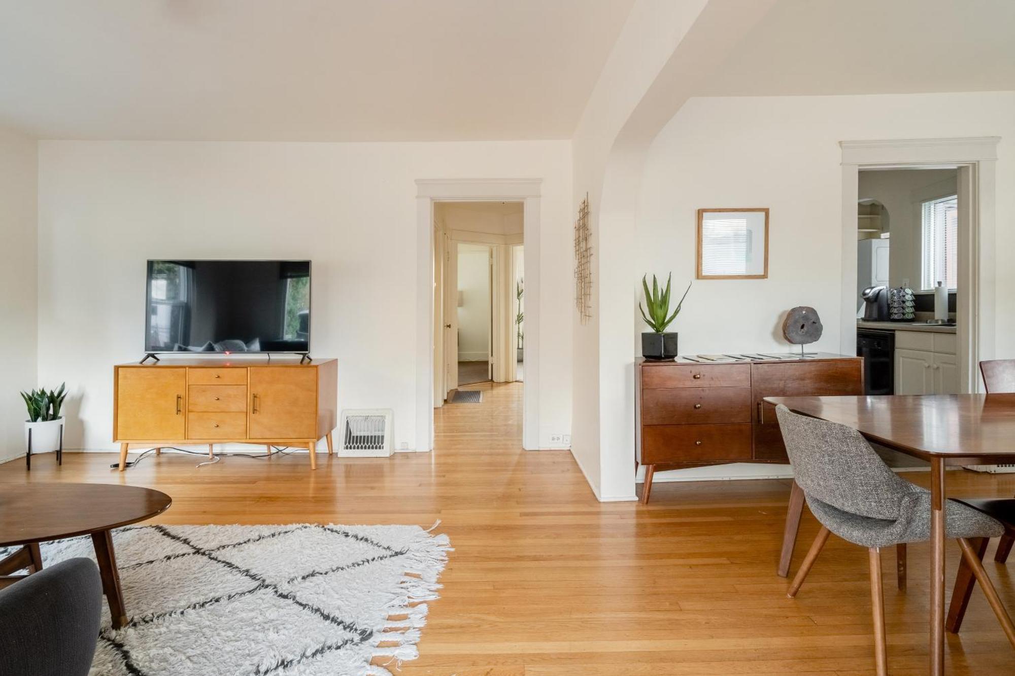 Collection - Heartofbuckman Midcentury Dream 86 Walkscore 3br Holiday home Portland