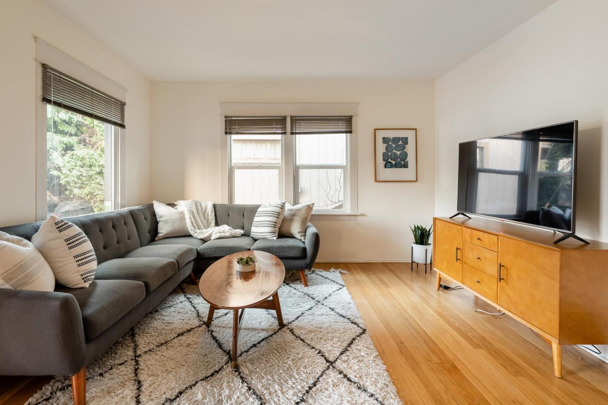 Collection - Heartofbuckman Midcentury Dream 86 Walkscore 3br Holiday home Portland