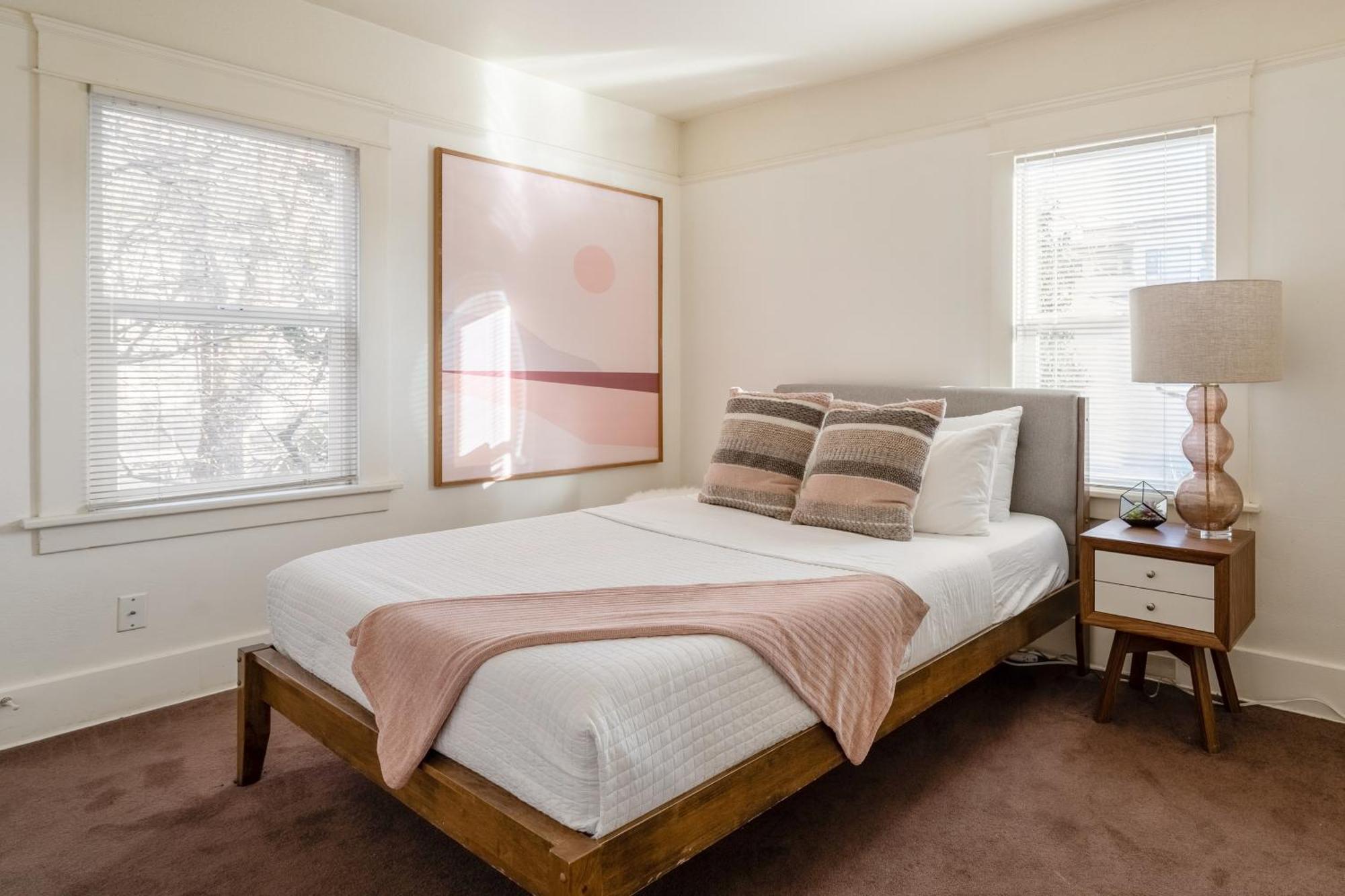 Collection - Heartofbuckman Midcentury Dream 86 Walkscore 3br