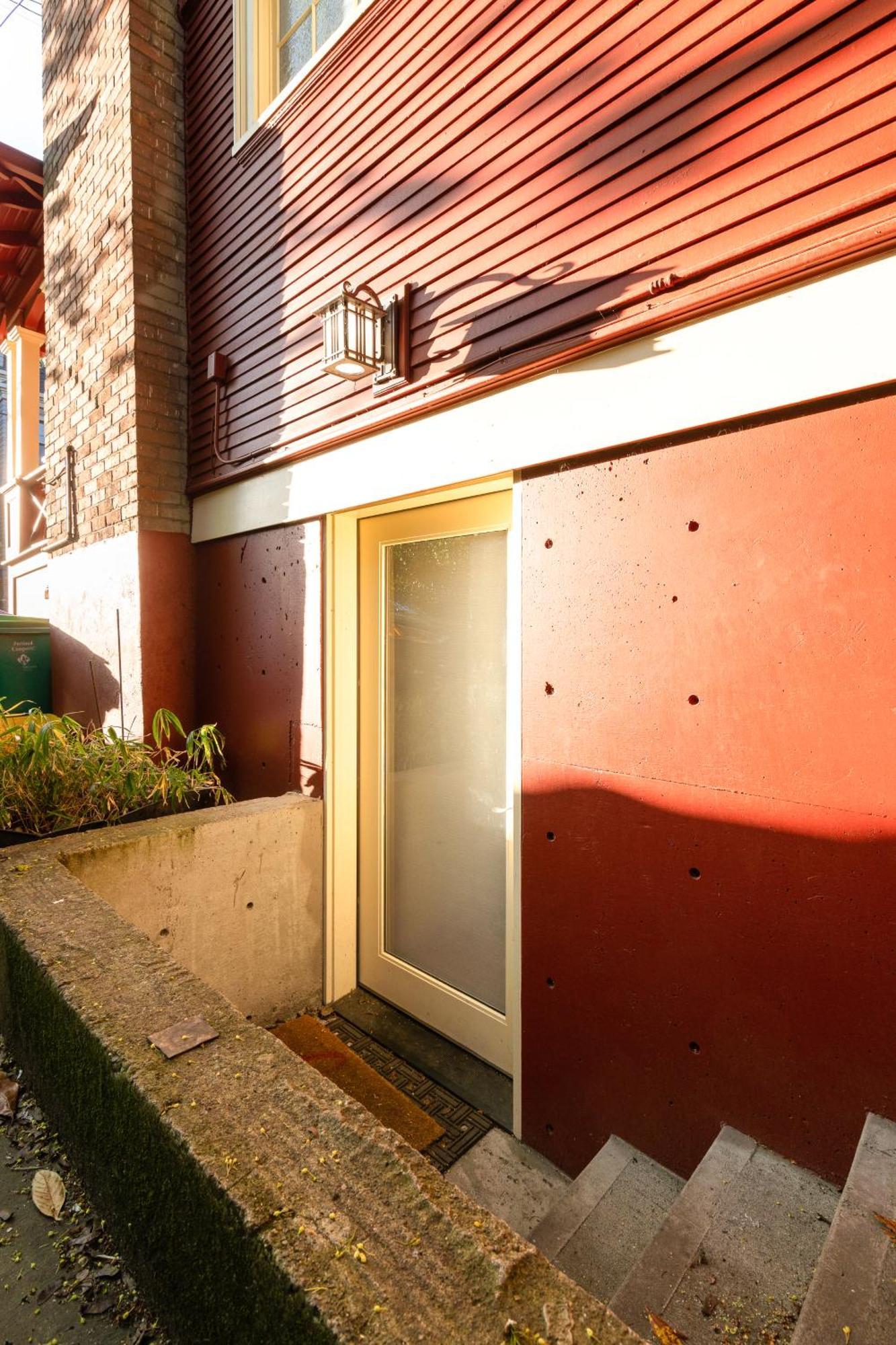 Holiday home Collection - Private Underground Getaway - 92 Walkscore Portland