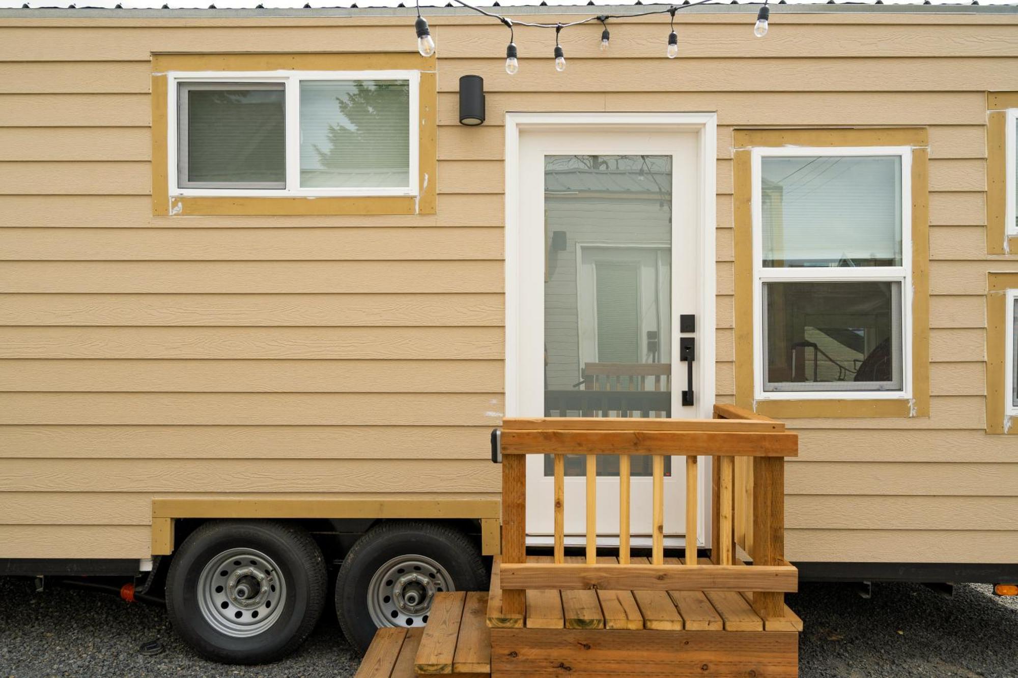 Apartment Collection - The Tiny Oasis Steps To Local Coffee & Restaurants