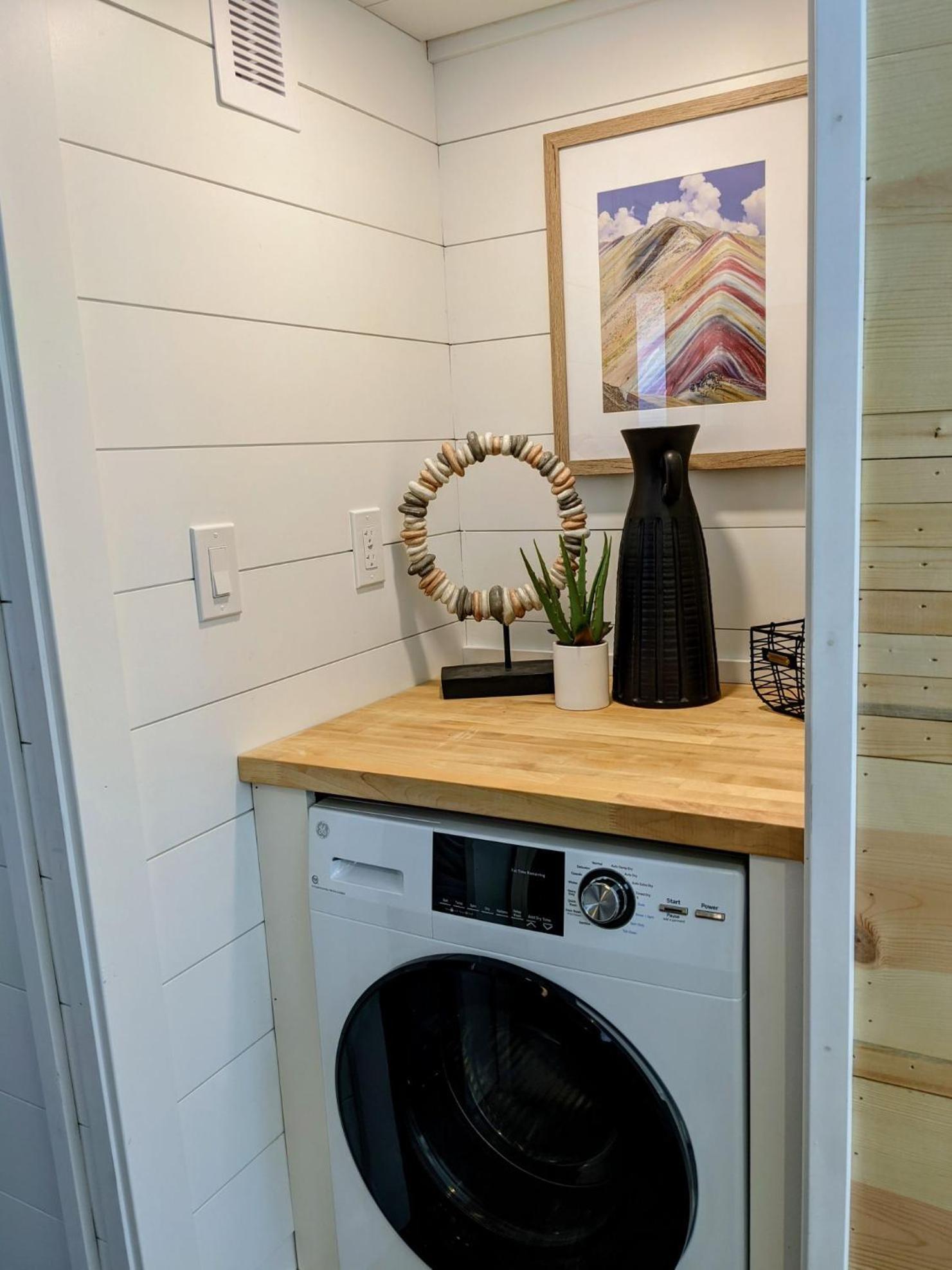 - The Tiny Saguaro - Walk To Local Shops & Eateries Apartment Portland