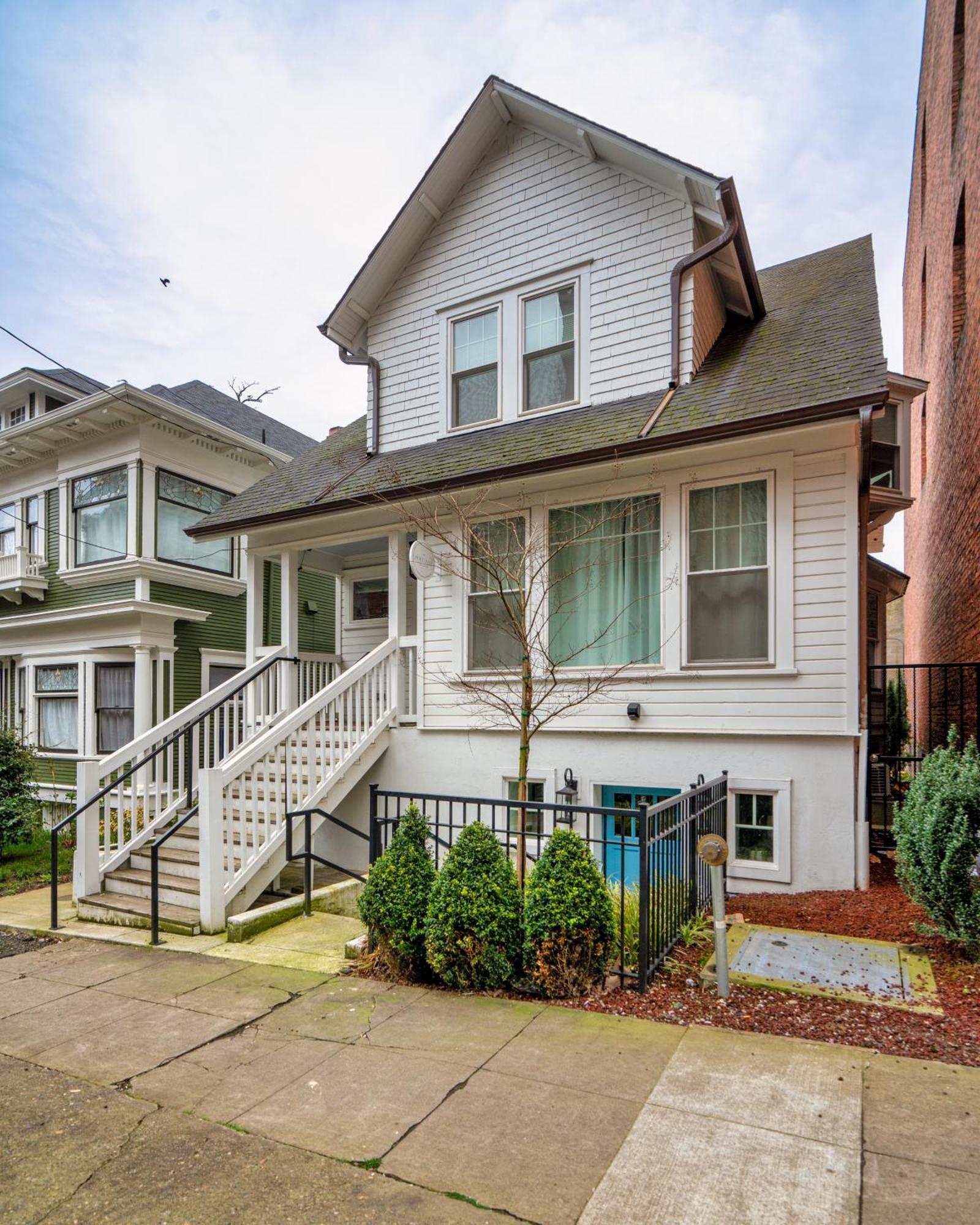 Collection - Elegant World's Fair 4br 97 Walkscore * Portland