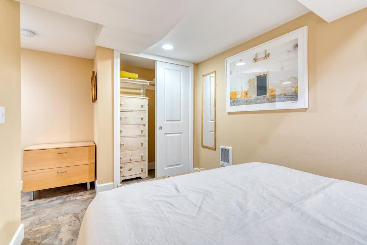 Holiday home Collection - Private Underground Getaway - 92 Walkscore