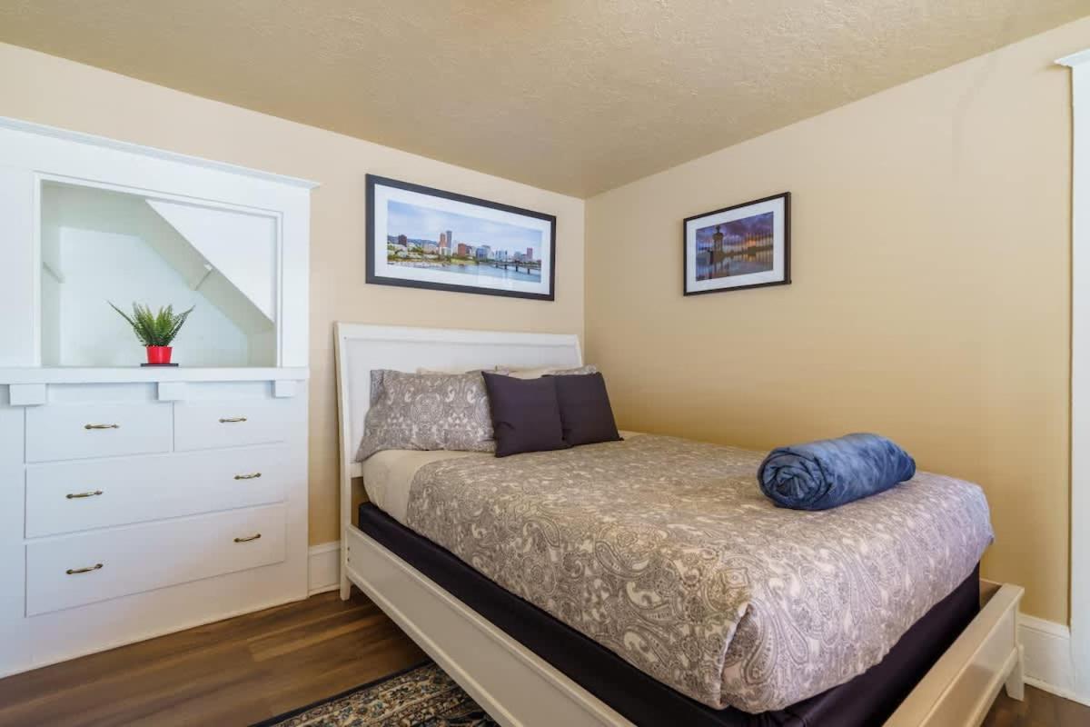 - Heart Of Portland! Newly Remodeled, 99 Walk Score *