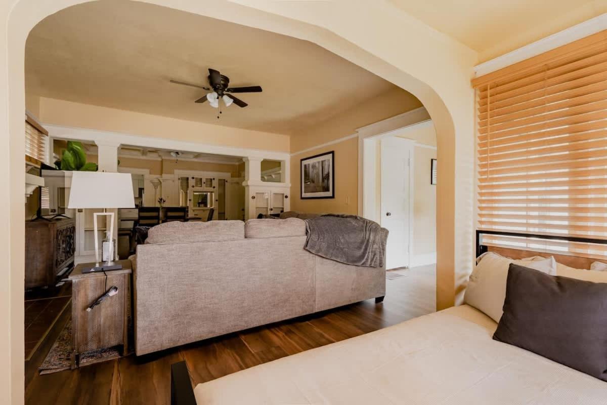 - Heart Of Portland! Newly Remodeled, 99 Walk Score Holiday home Portland