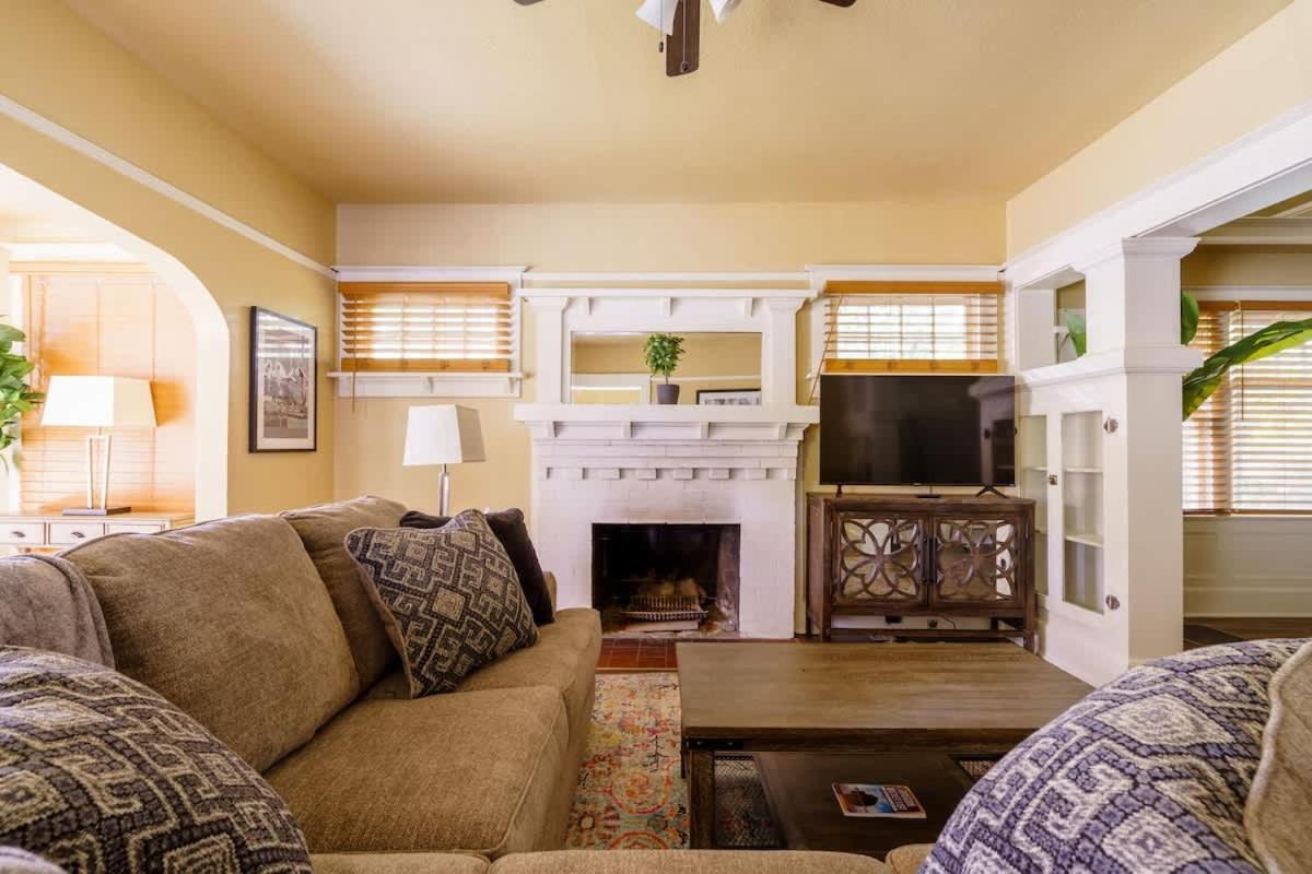 - Heart Of Portland! Newly Remodeled, 99 Walk Score *