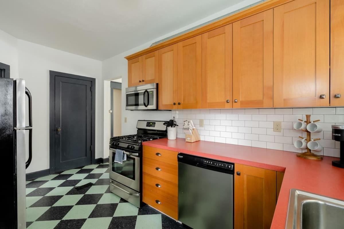 - Spacious Restored Craftsmen - Craft Beer & Coffee Portland