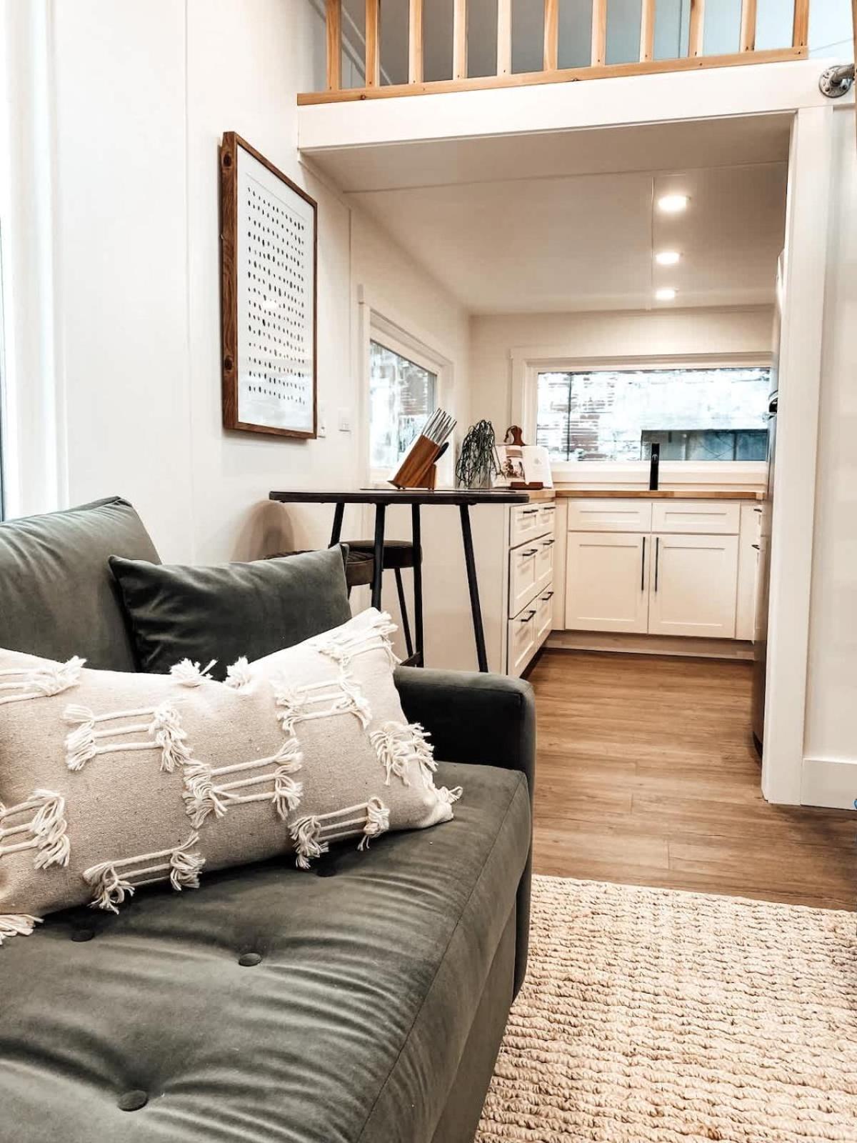 Apartment - The Graffiti Alley Tiny House - Food, Art & Beer
