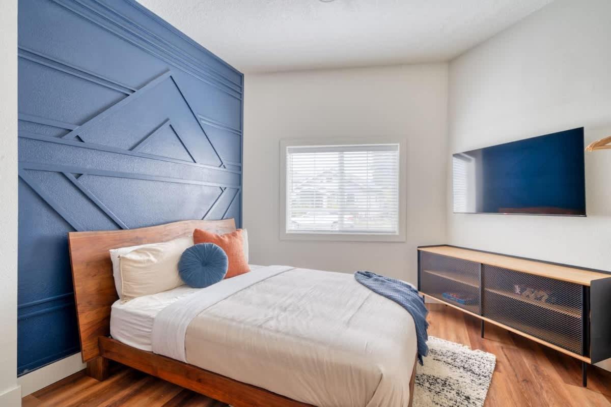 Collection - Bright Brooklyn Apartment Portland