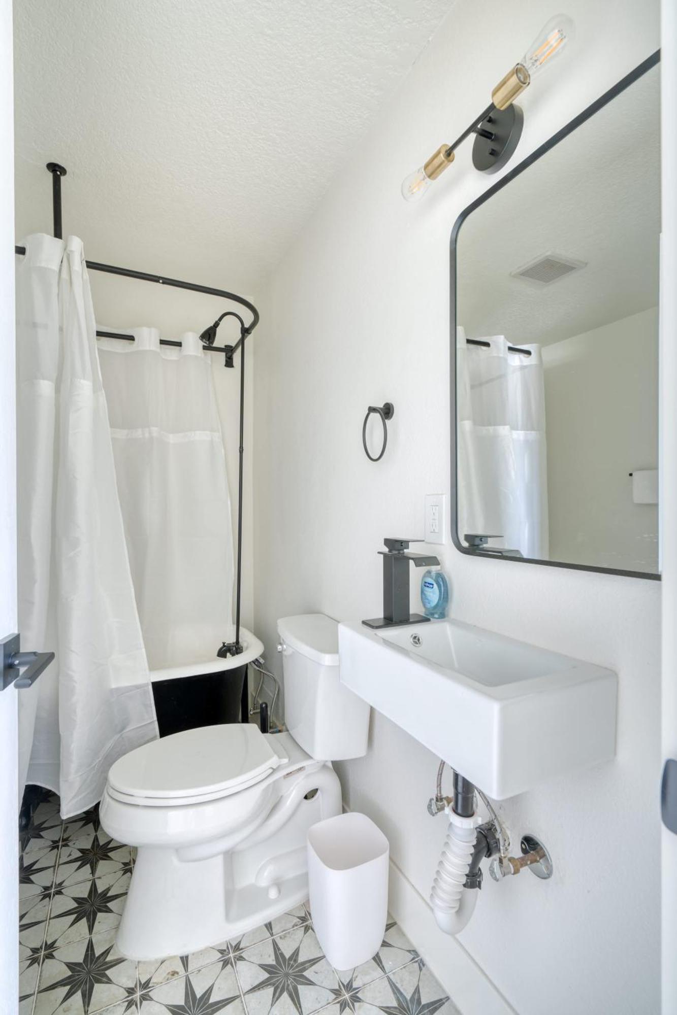 Apartment - Super In Brooklyn