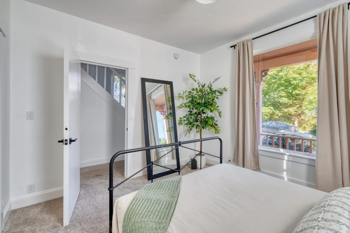 Holiday home Collection - Haven By The Hill - Downtown & Ohsu Proximity! *