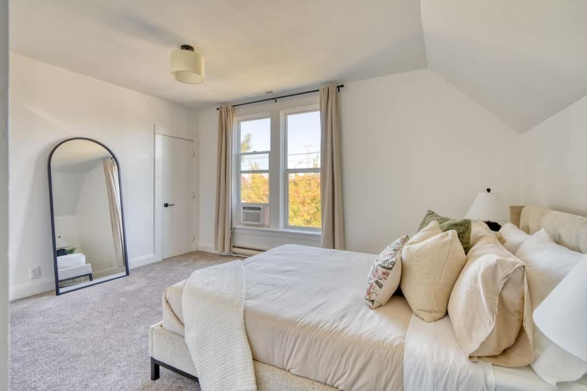 Holiday home Collection - Haven By The Hill - Downtown & Ohsu Proximity! *