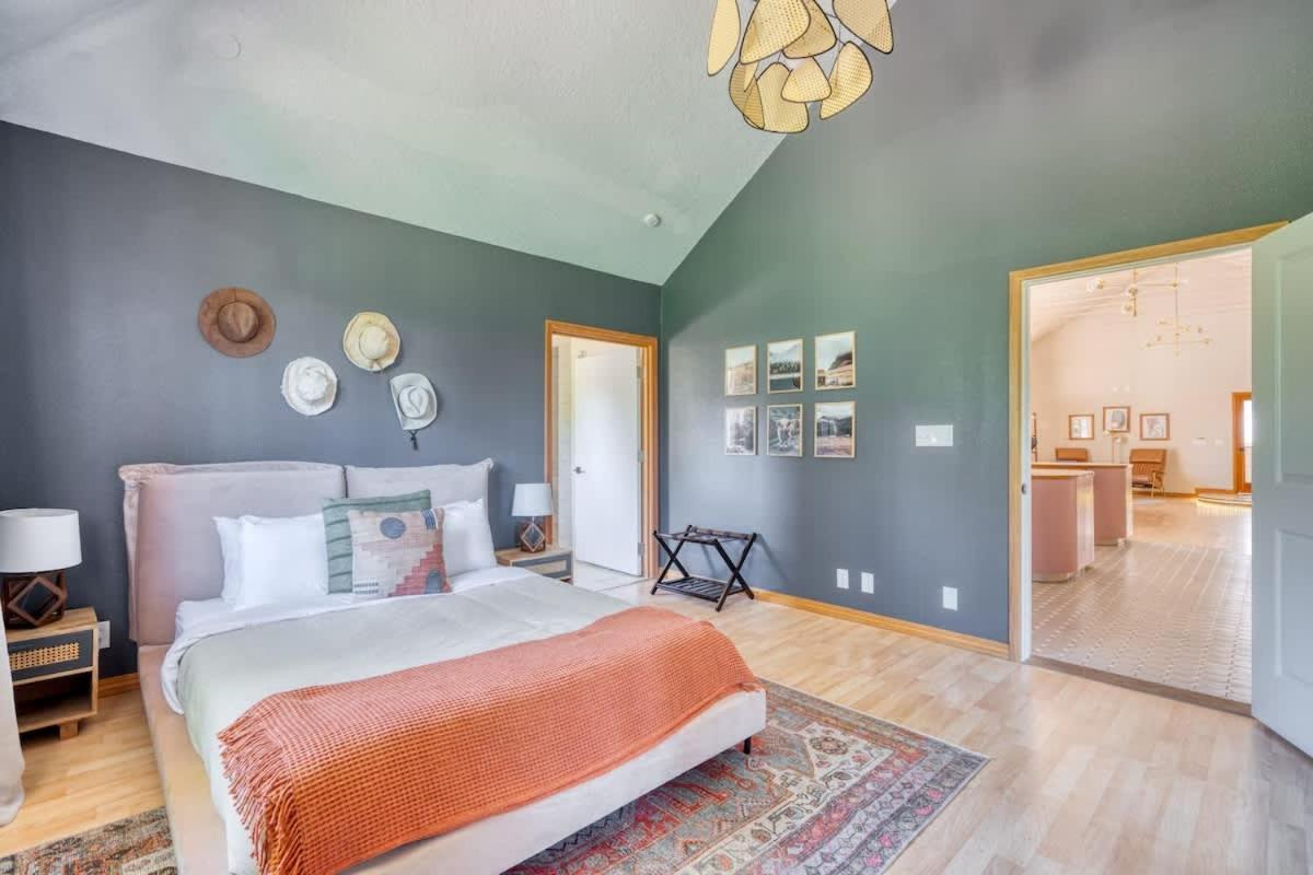 Holiday home Collection - Urban Rose - Downtown & Ohsu Proximity! Portland