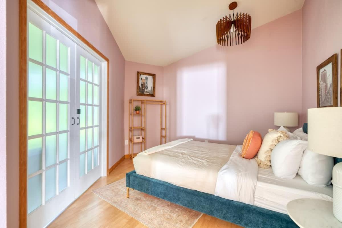 Collection - Urban Rose - Downtown & Ohsu Proximity! Holiday home Portland