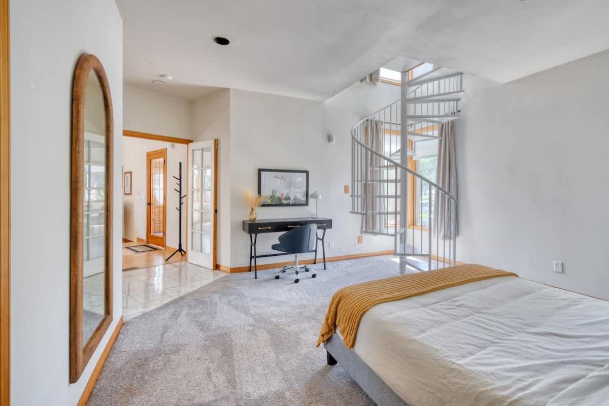 Collection - Urban Rose - Downtown & Ohsu Proximity! Holiday home Portland