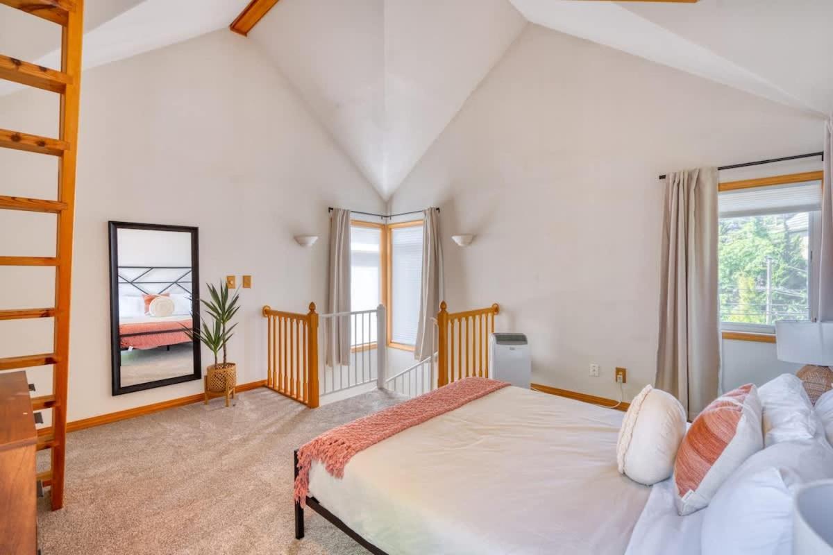 Collection - Urban Rose - Downtown & Ohsu Proximity! Holiday home Portland