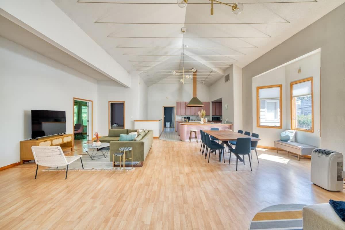 Collection - Urban Rose - Downtown & Ohsu Proximity! * Portland